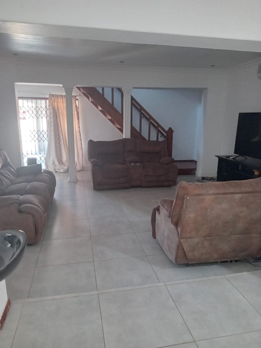 4 Bedroom Property for Sale in Flamwood North West